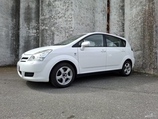Toyota Corolla Verso 3