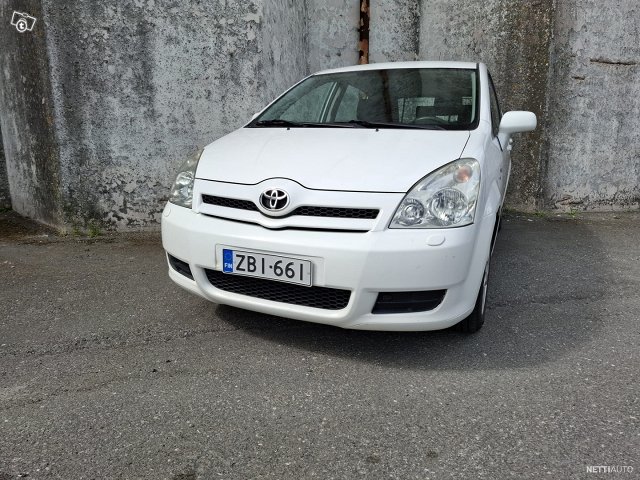 Toyota Corolla Verso 4