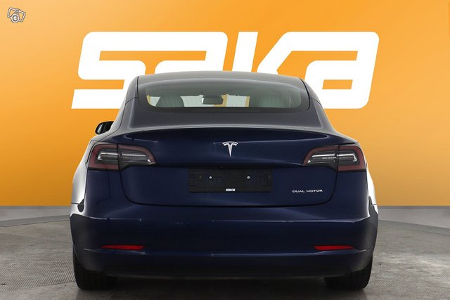 Tesla Model 3 7