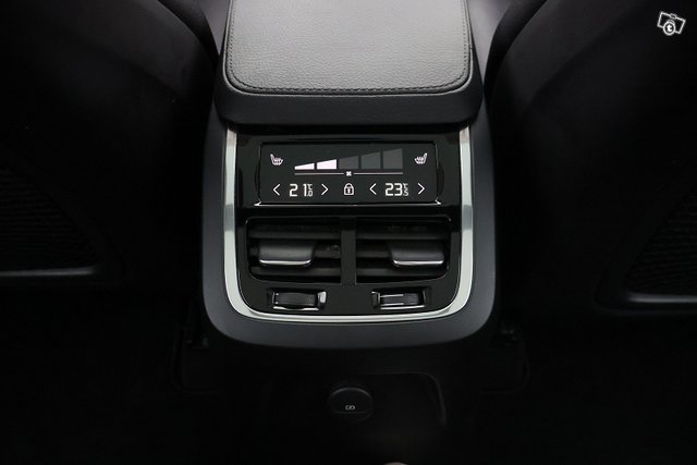 Volvo XC90 21