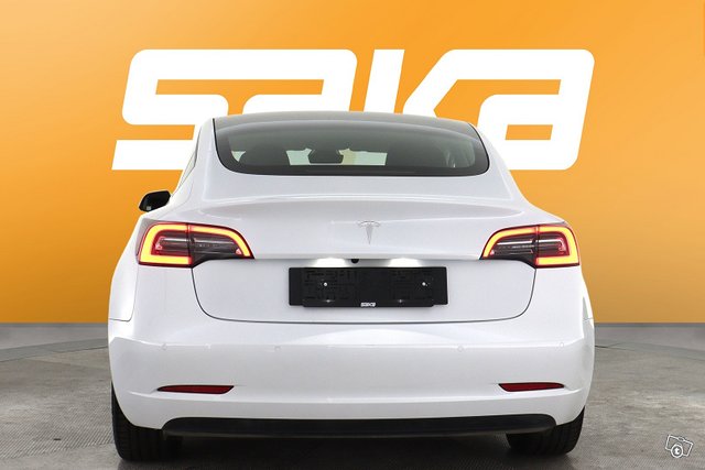 Tesla Model 3 7