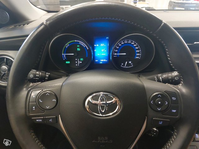 Toyota Auris 23