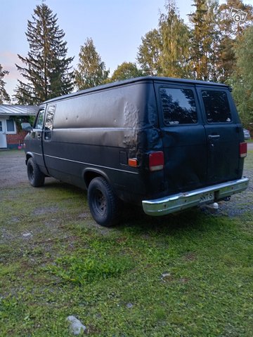Chevrolet Van 3