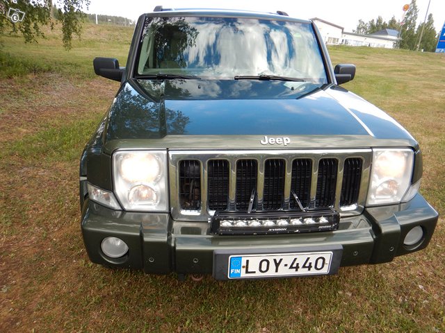 Jeep Commander 4