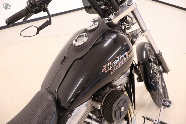 Harley-Davidson DYNA 16