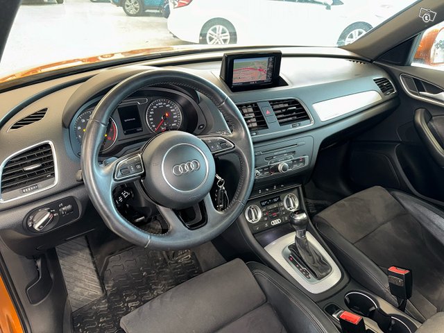 Audi Q3 7