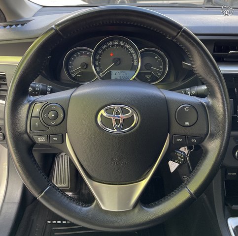Toyota Corolla 13