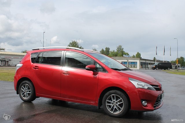 Toyota Verso 9