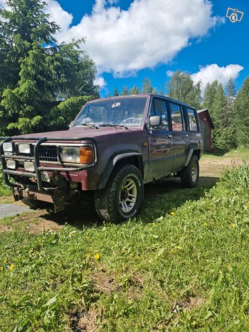 Isuzu Trooper 2