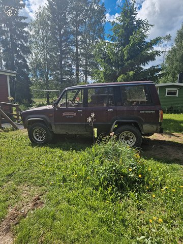 Isuzu Trooper 3