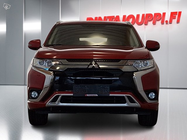 Mitsubishi Outlander PHEV 3