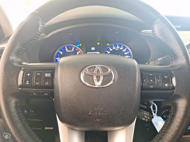 Toyota Hilux 15
