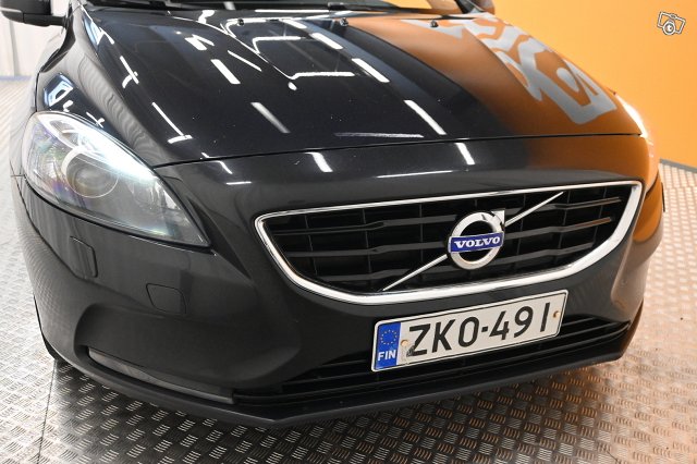 Volvo V40 9