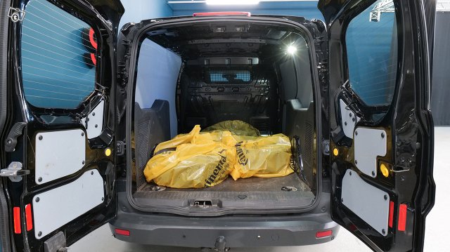 Ford TRANSIT CONNECT 13