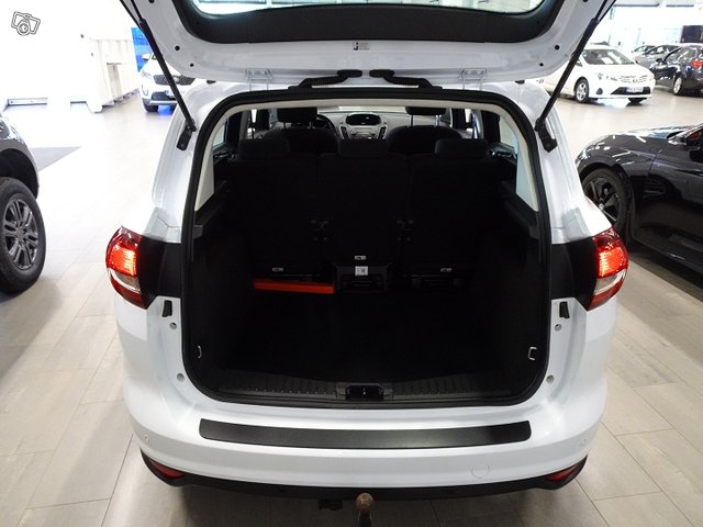 Ford C-Max 20