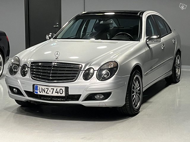 Mercedes-Benz E 8