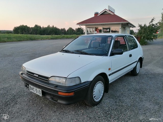 Toyota Corolla 4