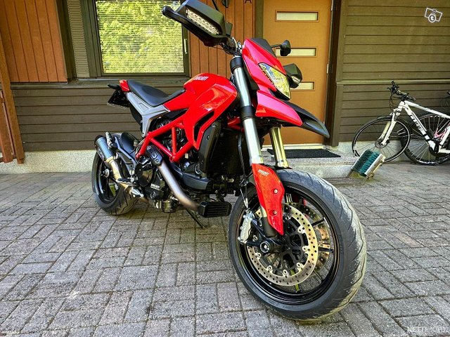 Ducati Hypermotard 1
