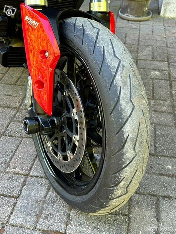 Ducati Hypermotard 14