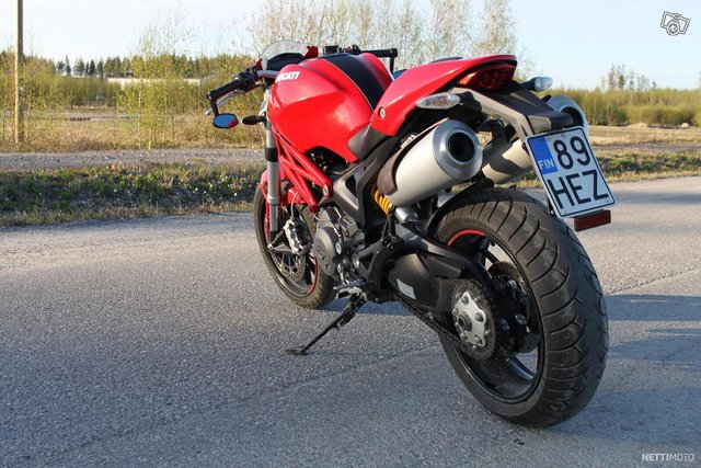 Ducati Monster 8