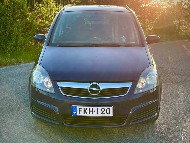 Opel Zafira 7