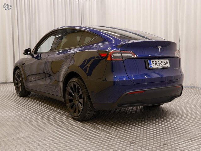 Tesla Model Y 20