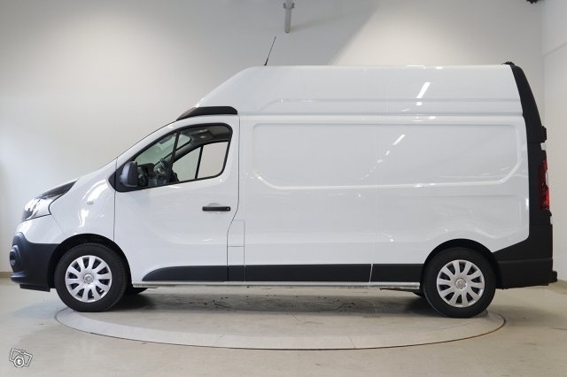 Renault Trafic 8