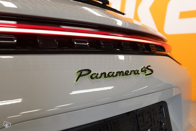 Porsche Panamera 10