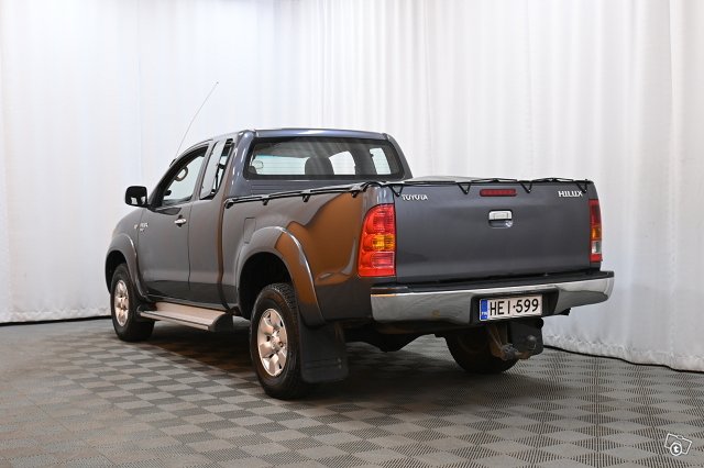 Toyota Hilux 6