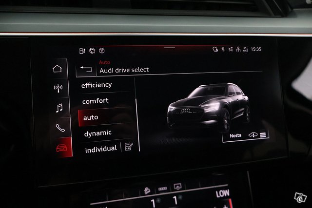 Audi E-tron 24