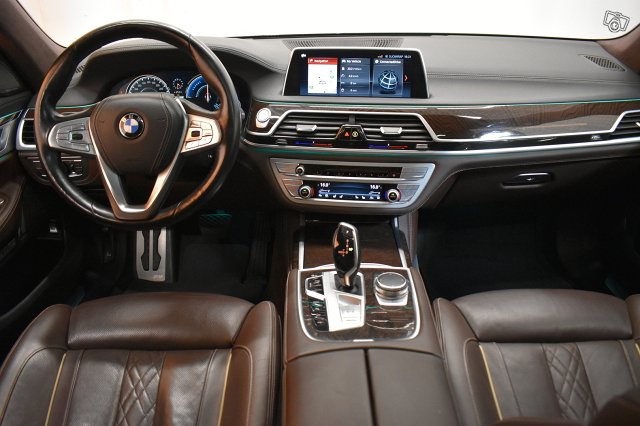 BMW 740 13