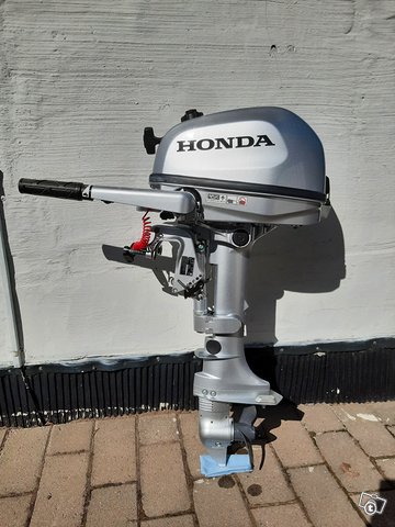 Honda BF5D perämoottori 5 hp, kuva 1