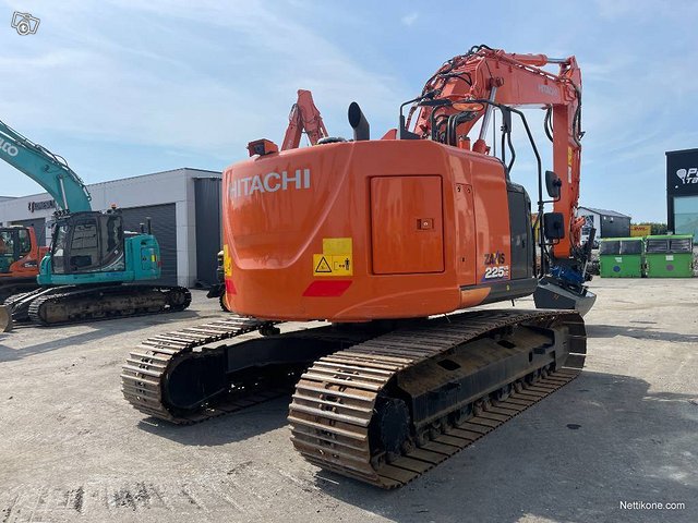 Hitachi ZX225USLC-6 PYÖRITTÄJÄLLÄ 4