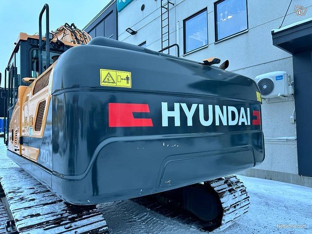 Hyundai HX220L PYÖRITTÄJÄLLÄ 13