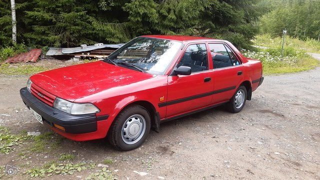 Toyota Carina, kuva 1