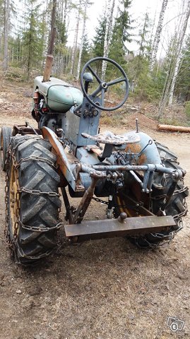 Allis chalmers diesel vm 54 traktori 3