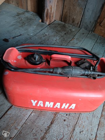 Yamaha, perämoottorin pensatankki