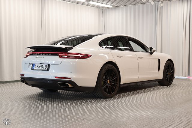 Porsche Panamera 5