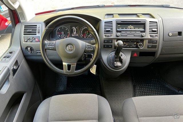 Volkswagen Caravelle 9