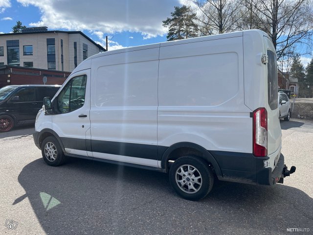 Ford Transit 9