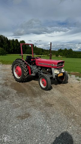 Massey Ferguson 135, kuva 1