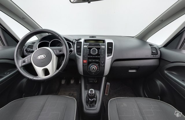 Kia Venga 11