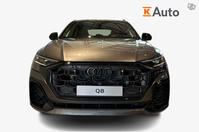Audi Q8 4