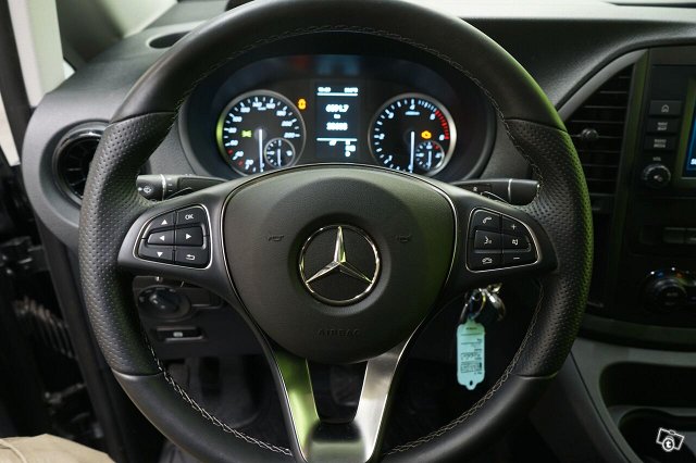 Mercedes-Benz Vito 14