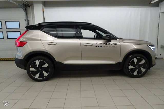 Volvo XC40 3