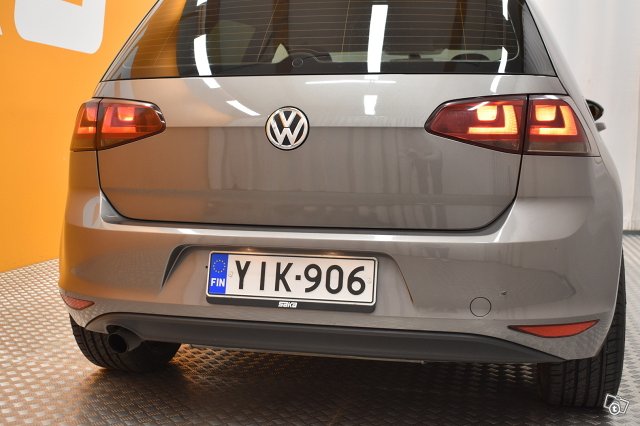 Volkswagen Golf 9