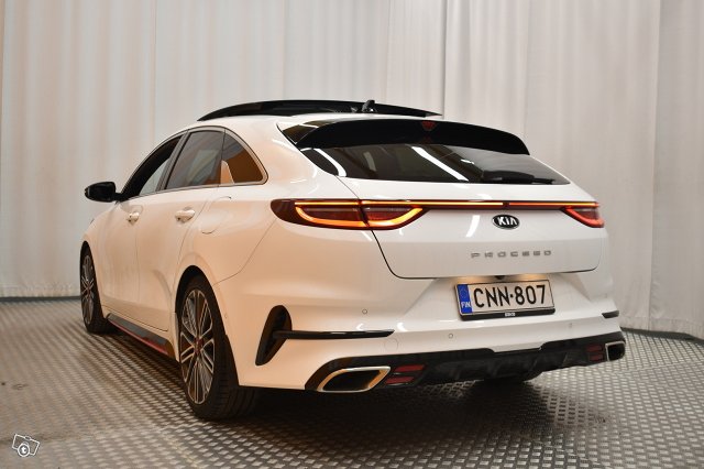 Kia ProCeed 5