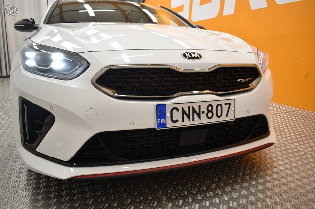 Kia ProCeed 10