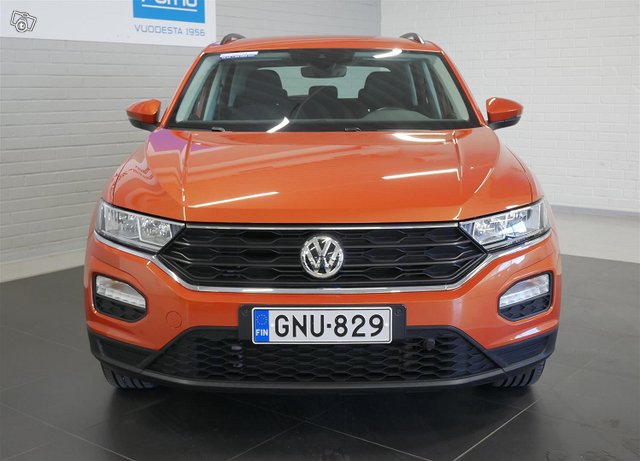 VOLKSWAGEN T-Roc 8