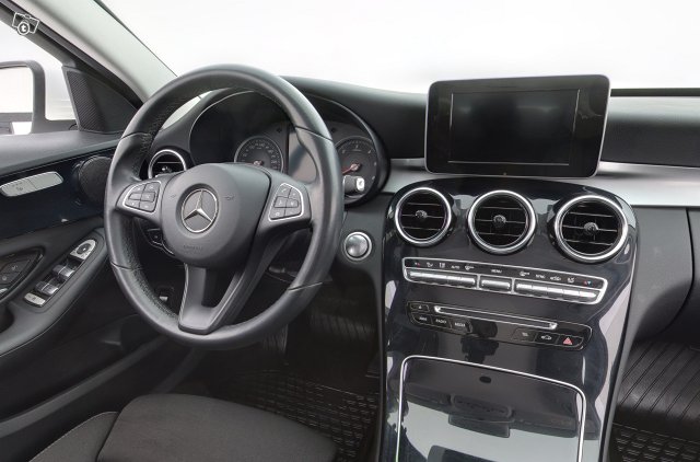 MERCEDES-BENZ C 9